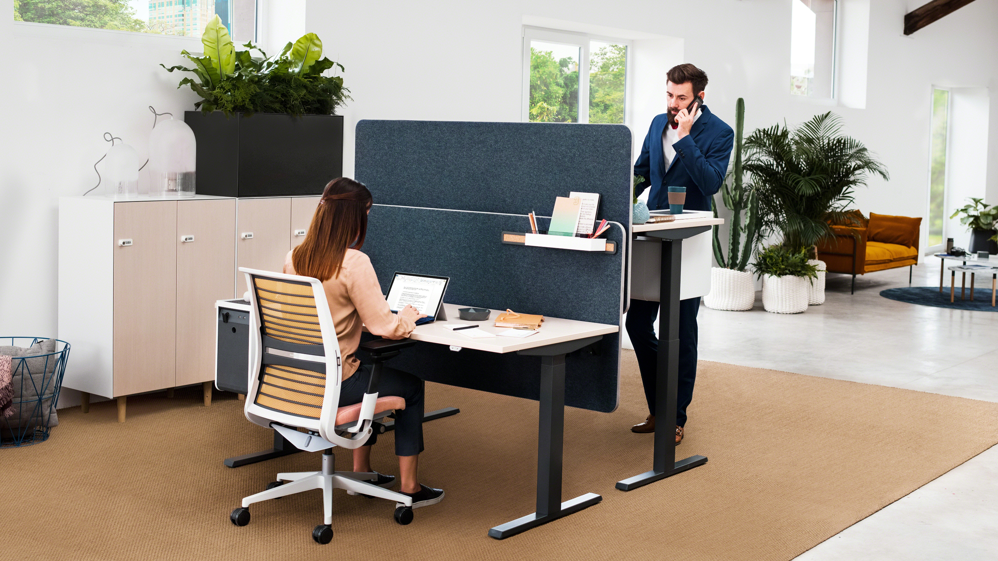 Migration Sitz-/Stehtisch 72 – 125 cm hoch von Steelcase