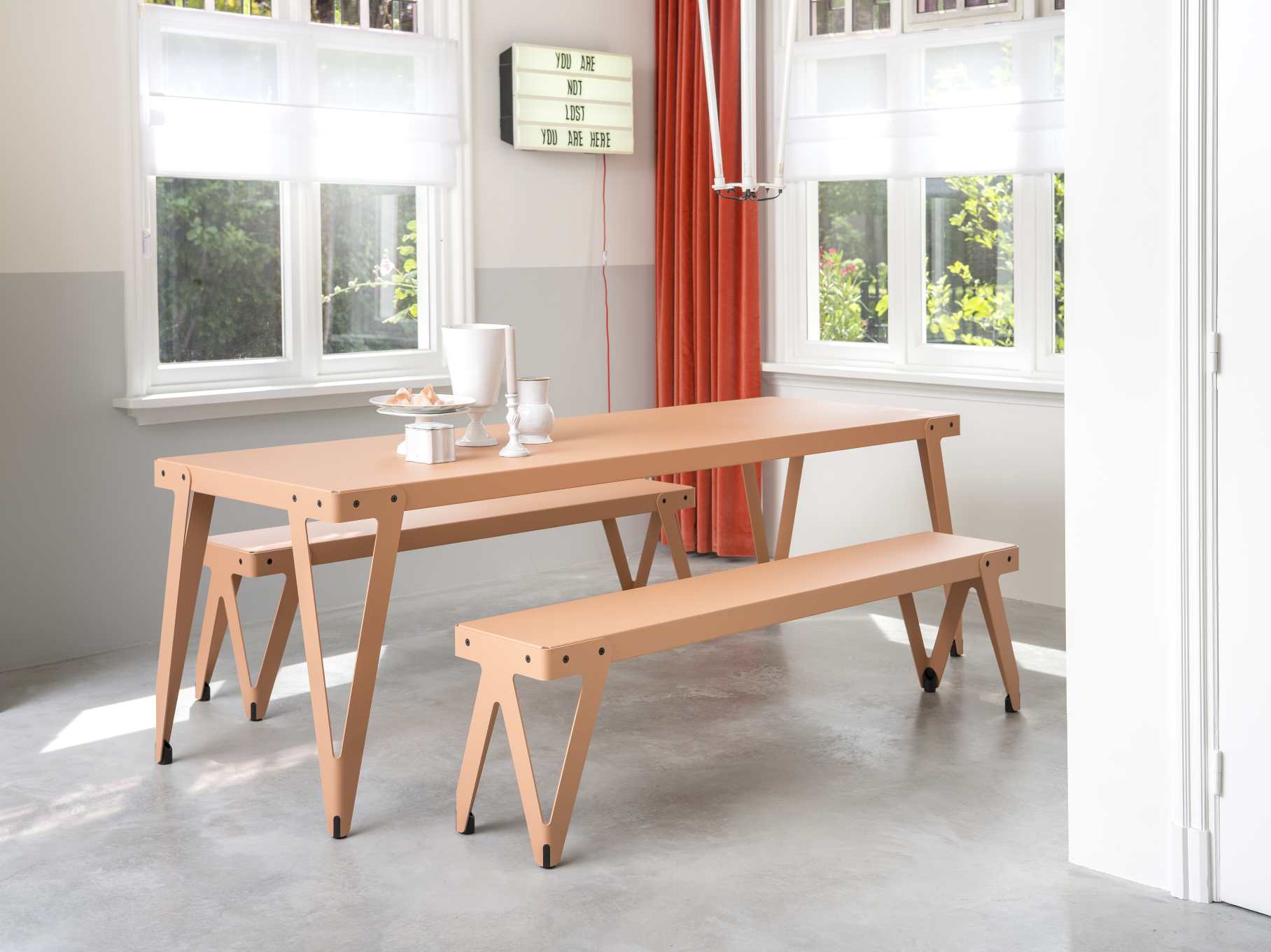 Lloyd Indoor Table Tisch Functionals